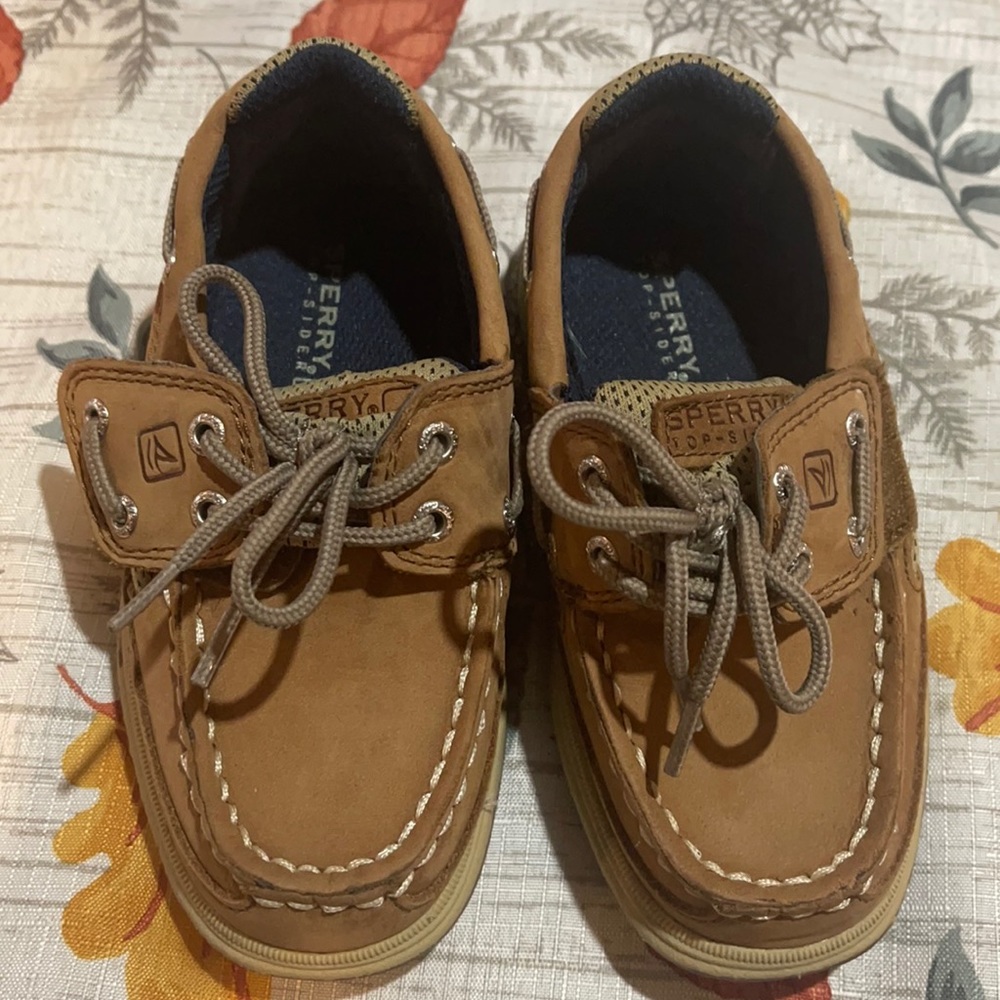 Toddler Sperrys!